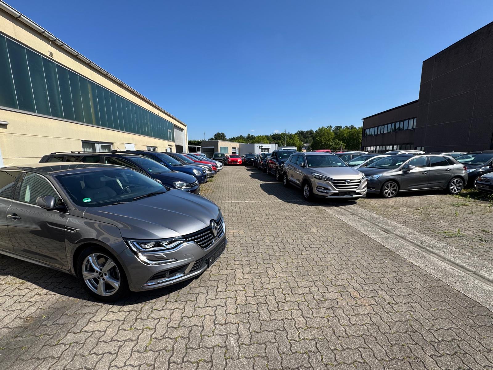 AS Automobile PF Autohaus mit großer Fahrzeugauswahl